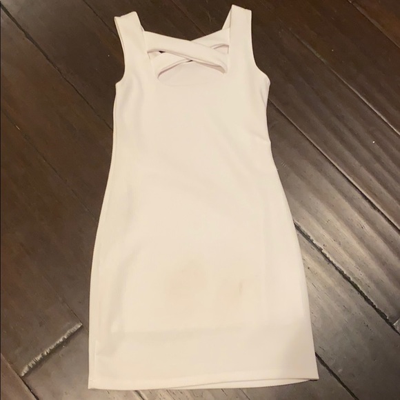 White pencil dress with crisscross in the back - Picture 2 of 2